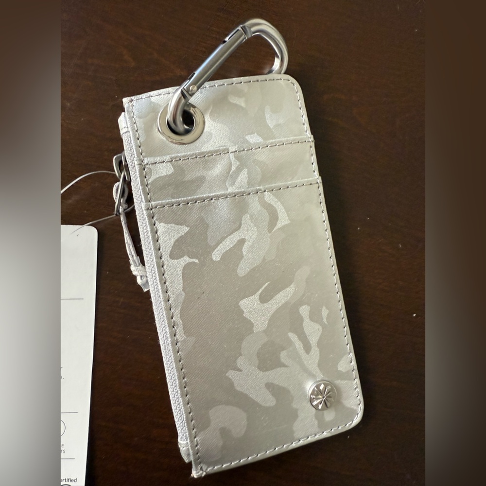NWT Athleta Coffee Run Wallet Metallic Silver Camouflage Card Holder